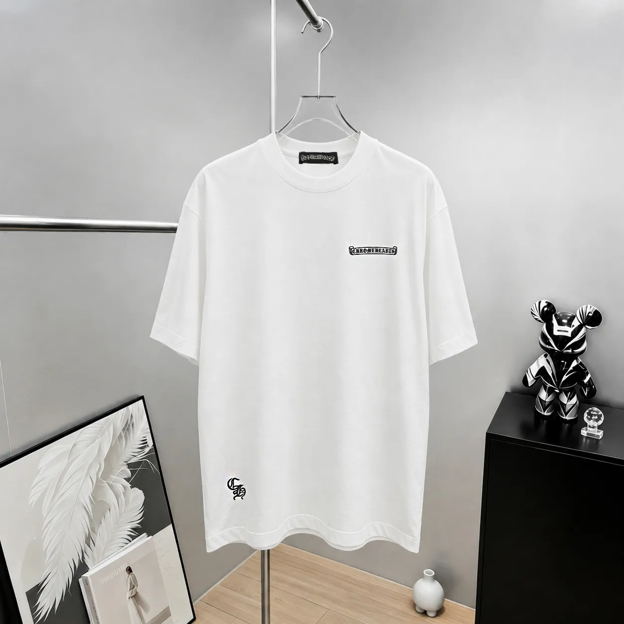CH～ logo 《 》 tee ， Same Style ， : Black White Coffee Brown Size：S（90-130 ） M（125-150 ） L（135-165 ） XL（160-190 ） XXL（185 ）